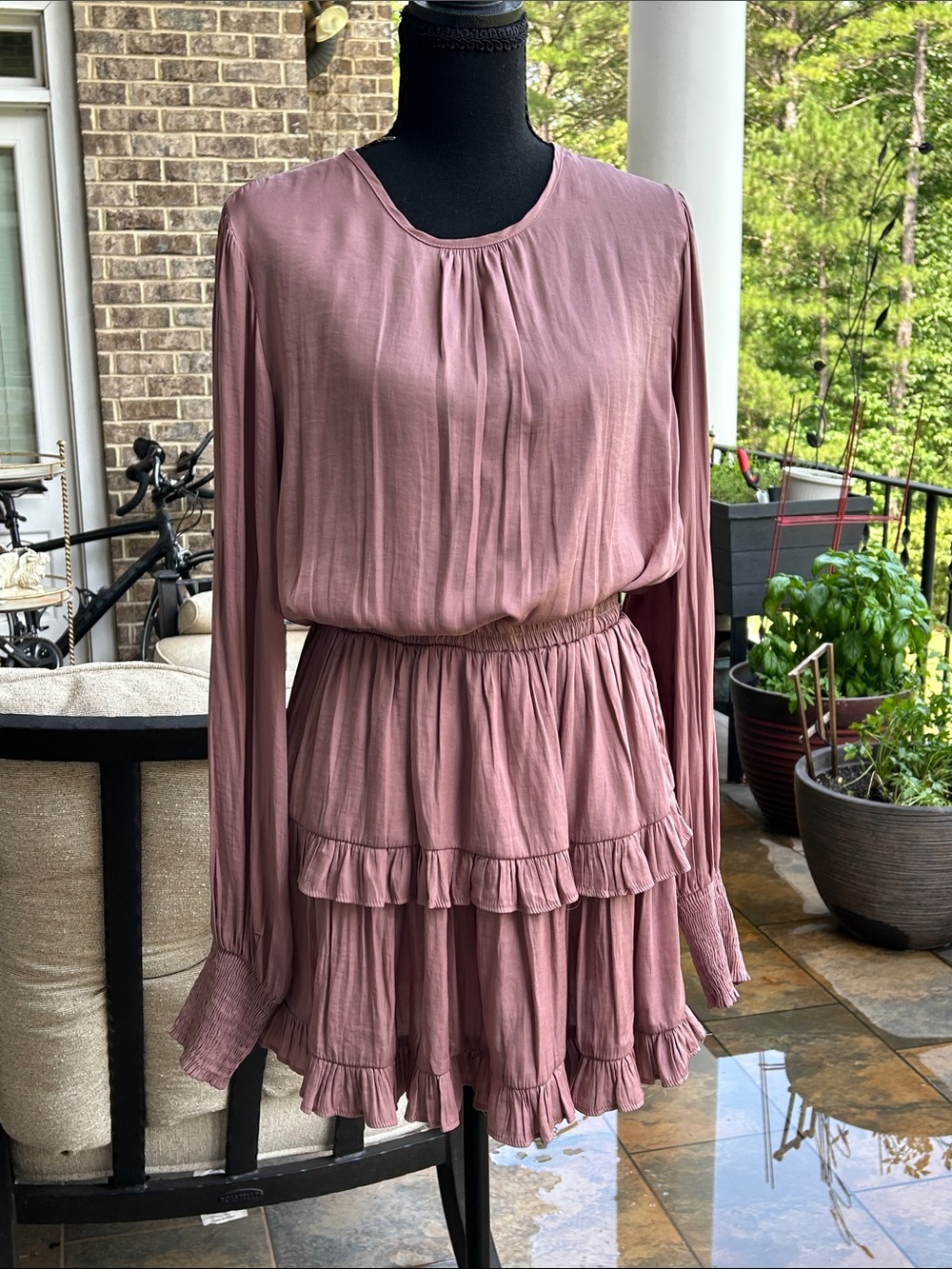 DO+BE Sz L Mauve Tiered Ruffle Long-Sleeve Mini Dress